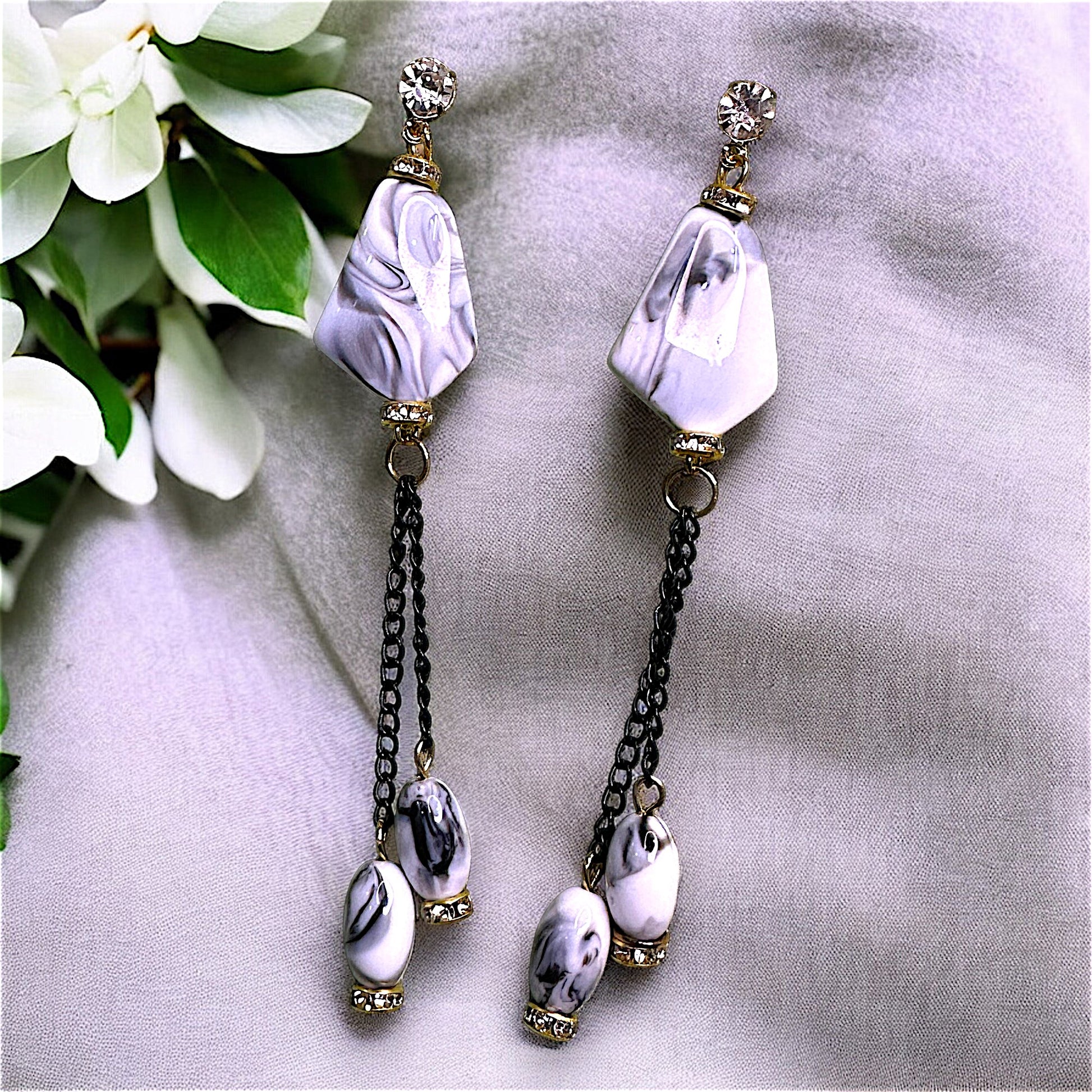 Shaded chain dangle earrings White Earrings bead casuals Ear Rings Earrings office Trincket Jewellry Jewelry Jewellery