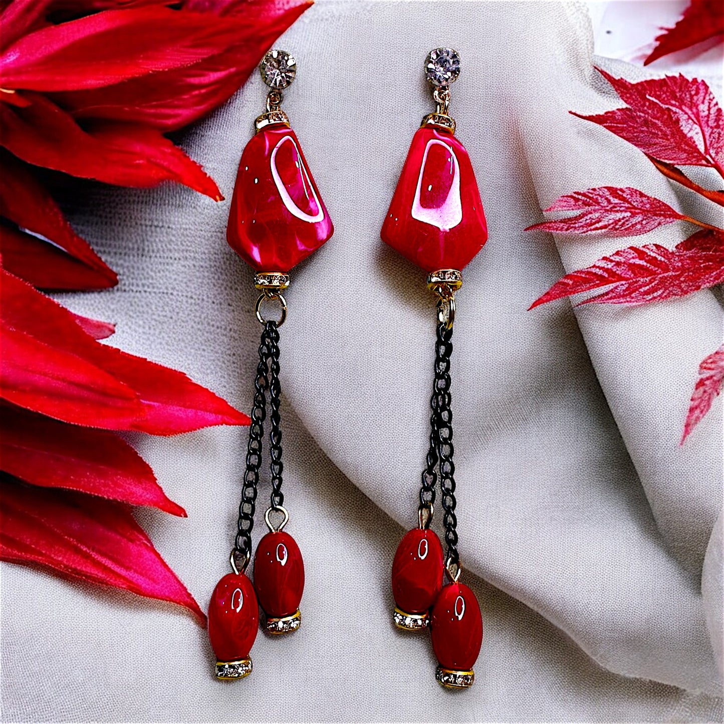 Shaded chain dangle earrings Red Earrings bead casuals Ear Rings Earrings office Trincket Jewellry Jewelry Jewellery