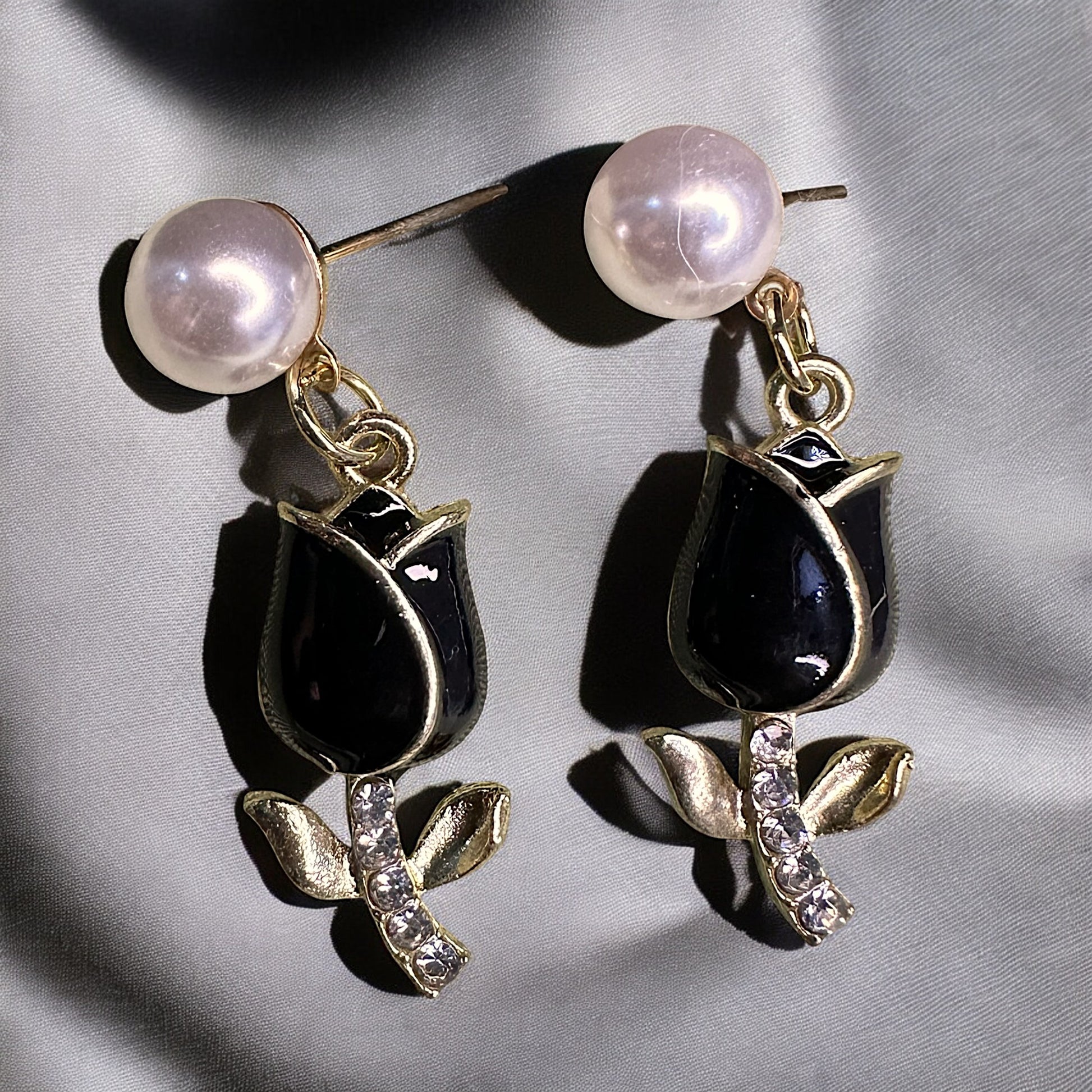 Pearl and Rose Studs Black Earrings bead casuals Ear Rings Earrings office party Trincket Jewellry Jewelry Jewellery