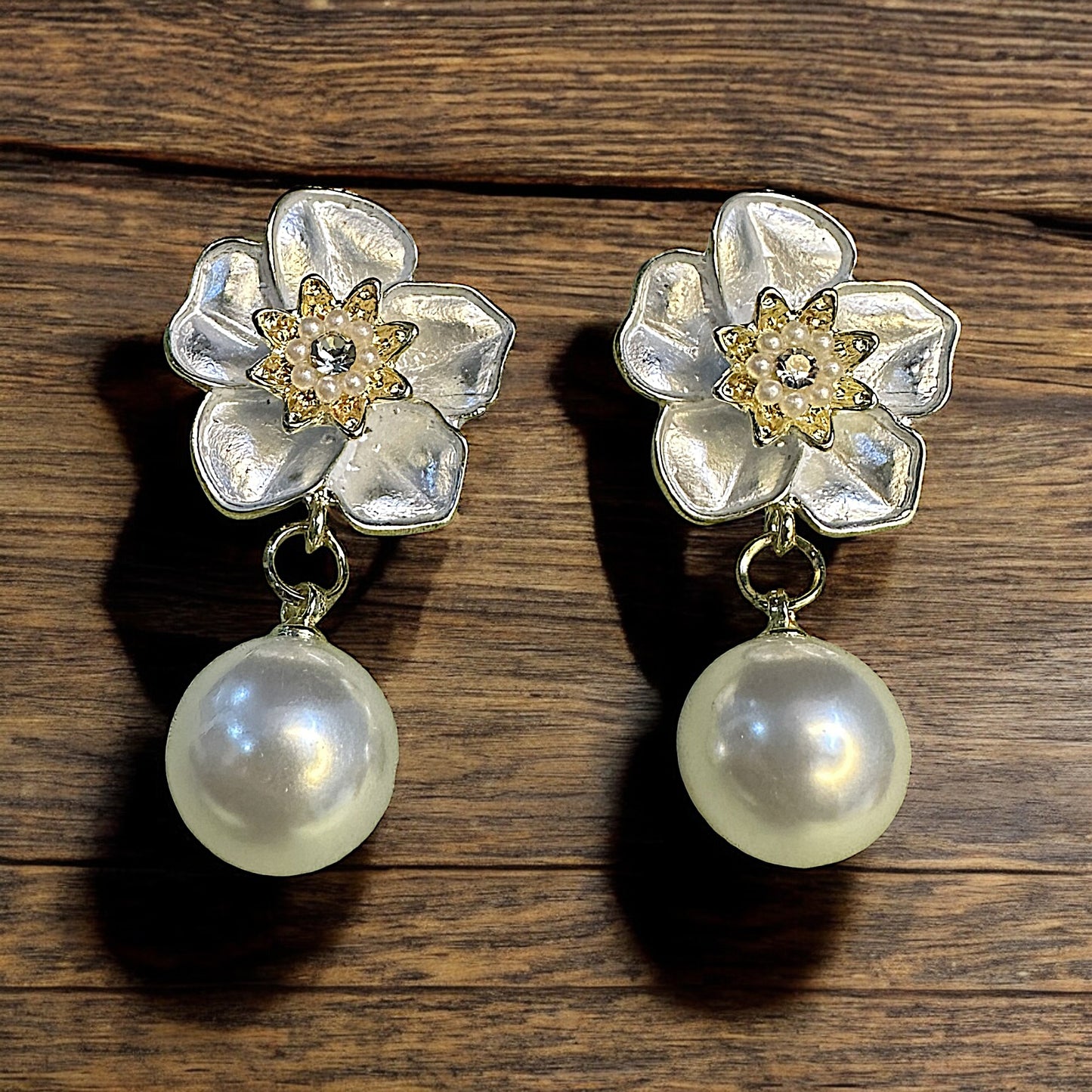 Bea-D-Flower Studs White Earrings bead Ear Rings Earrings ethnic party Trincket Jewellry Jewelry Jewellery