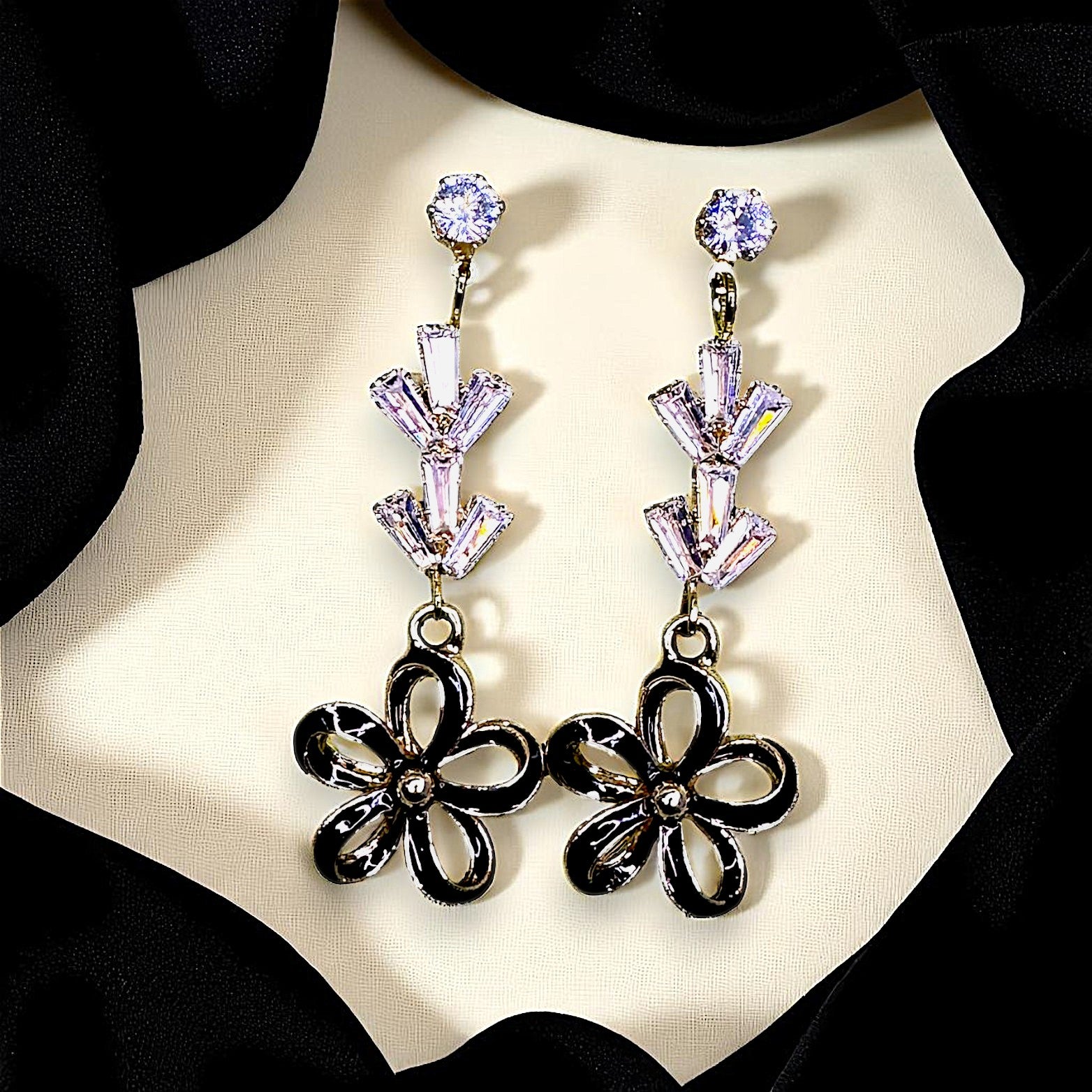 Flower Pattern Earrings Black Earrings AD Ear Rings Earrings party Trincket Jewellry Jewelry Jewellery