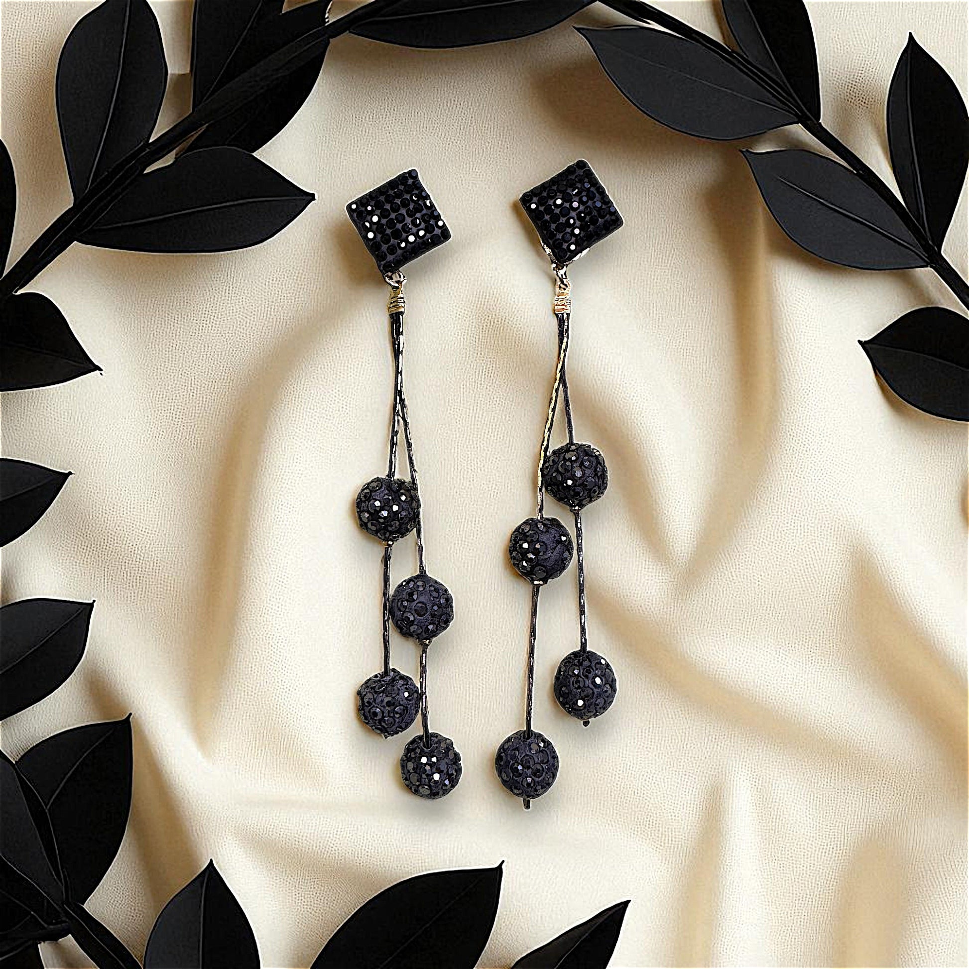 Just too Glamorous Shimmery Earrings Black Earrings bead Ear Rings Earrings party Trincket Jewellry Jewelry Jewellery