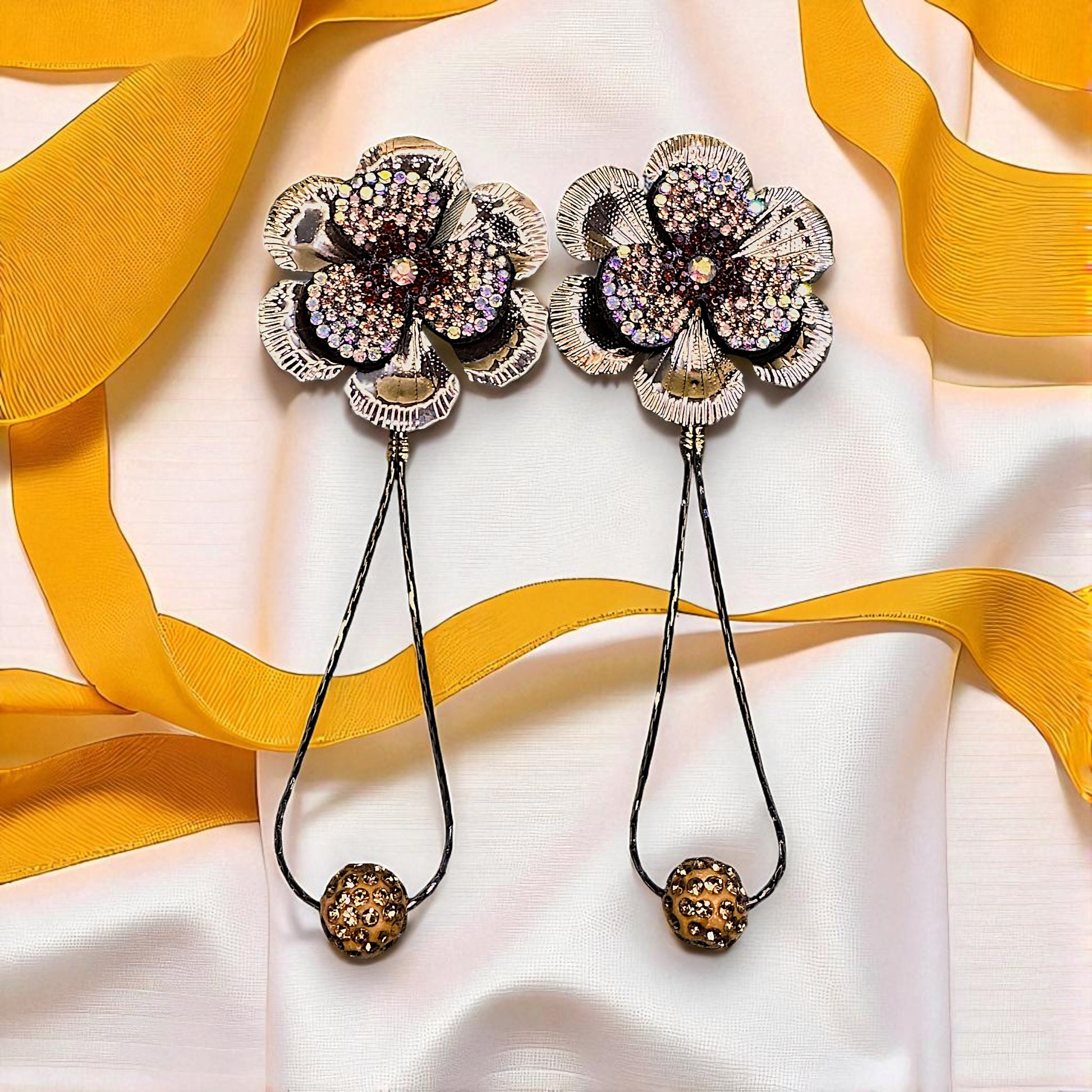 Shimmery Stone Studded Earrings Gold Earrings bead Ear Rings Earrings party Trincket Jewellry Jewelry Jewellery