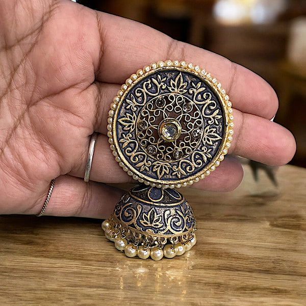 Leaf Pattern Round Big Jhumkis