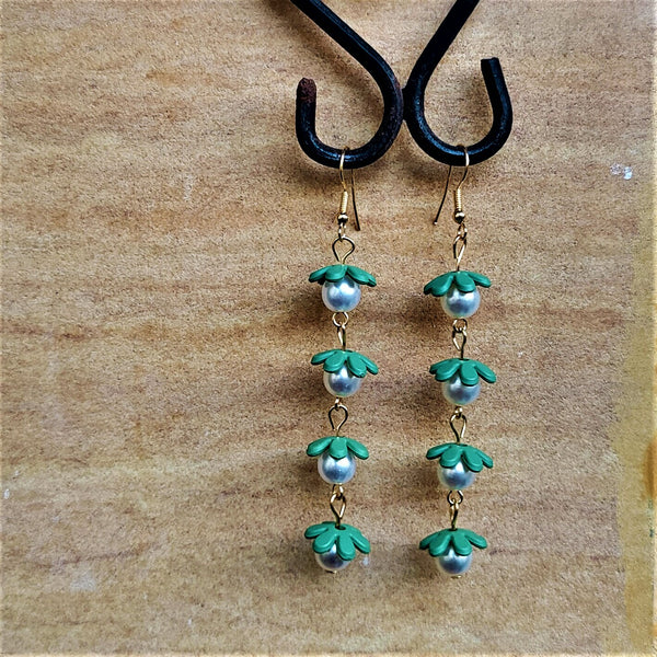 Flower and Bead Dangler Green Jewelry Ear Rings Earrings Trincket
