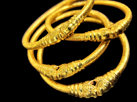 Golden Snake Design Kade (Set of 4) Jewelry Bracelet Trincket