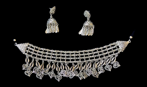 Choker set with Heart pattern hangings Silver Jewelry Set Trincket