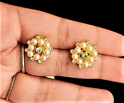 Gold and White Pearl Pendant Set Jewelry Set ethnic Set Trincket Jewellry Jewelry Jewellery